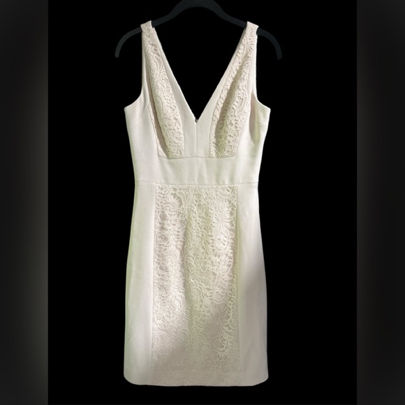 Vera Wang Dresses & Skirts - Vera Wang Cream Sleeveless Sheath Dress with V-Neck